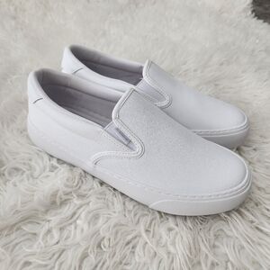 LUGZ Women’s Clipper Lx Slip-On Sneaker. Slip Resistant. White. Size 8. New.Le
